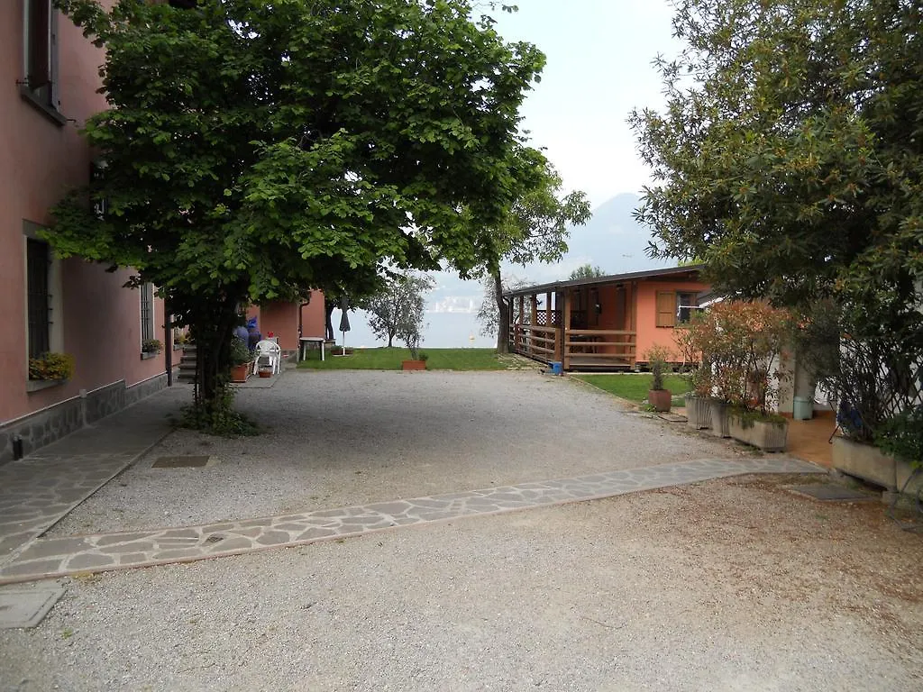 Bed And Breakfast La Casa Sul Lago Marone 0*,  Italy
