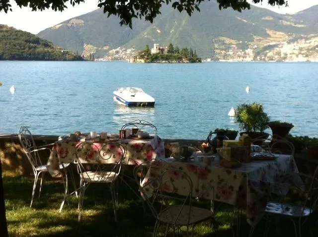 Bed And Breakfast La Casa Sul Lago Marone Bed & Breakfast